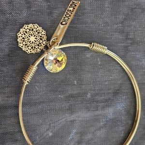 Gold tone Bangle braclet 'Choose Joy' New